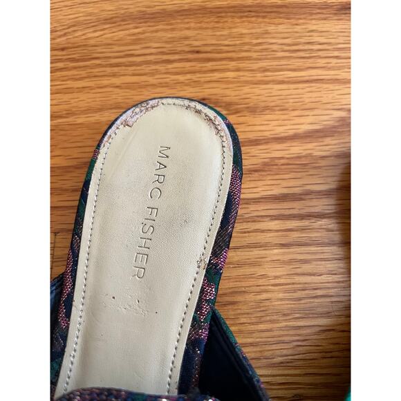 Marc Fisher Whaley navy brocade mules 9M Great condition outside 1 flaw insole - Picture 3 of 5
